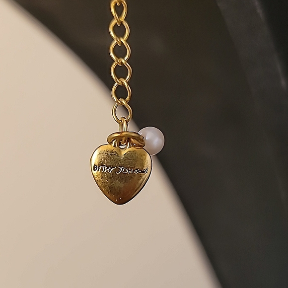 Vtg BETSEY JOHNSON Kiss Me Collection Lipstick and Lips Charm Pendant Necklace. - Picture 12 of 13